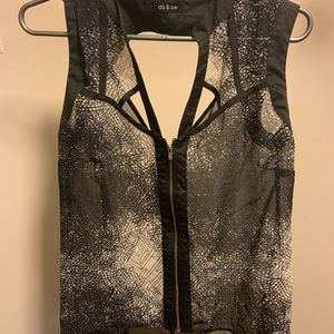do & be zip up tank top